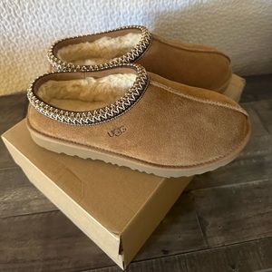UGG Chestnut Tasman Slipper